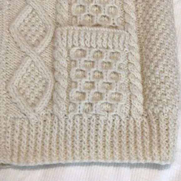 Bonner of Ireland Handknit Aran Cardigan - Picture 5 of 10